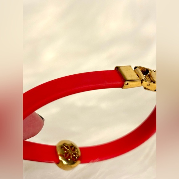 Rustic Cuff red jelly bracelet with gold closure. - Picture 5 of 5